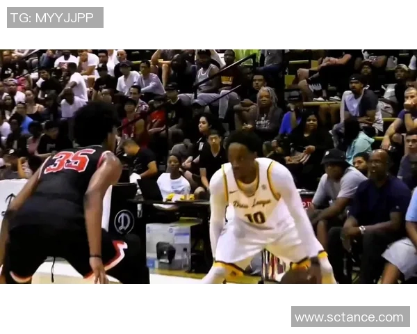 足球球星跑位差异解析 揭示影响比赛节奏与球队表现的关键因素