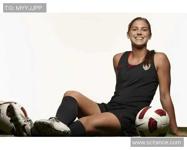 美女偶遇足球球星现场互动瞬间引发粉丝狂热反应惊艳全场