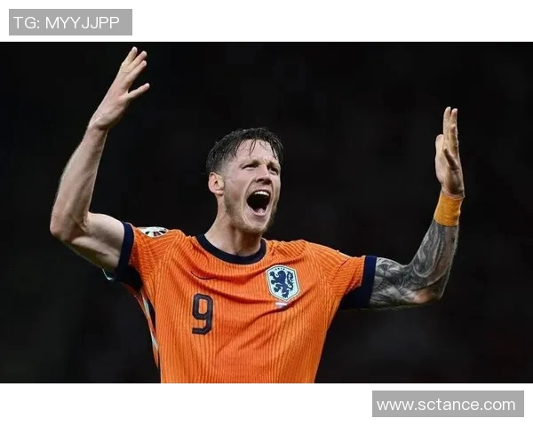 荷兰足球队戴眼镜球星的独特魅力与赛场表现分析