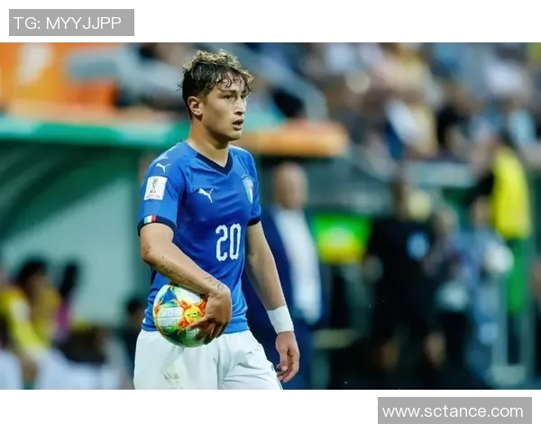 足球球星二弟是谁揭秘 他在赛场外的故事与成就